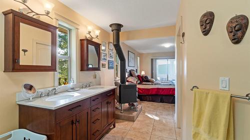 7666 Lichen Road, Anglemont, BC - Indoor Photo Showing Bathroom