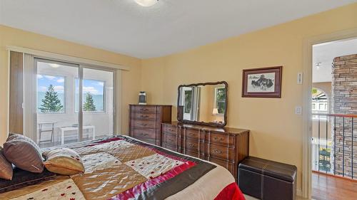 7666 Lichen Road, Anglemont, BC - Indoor Photo Showing Bedroom