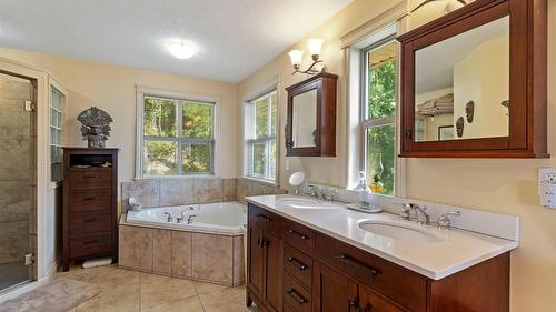 7666 Lichen Road, Anglemont, BC - Indoor Photo Showing Bathroom
