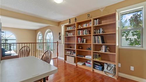7666 Lichen Road, Anglemont, BC - Indoor Photo Showing Office