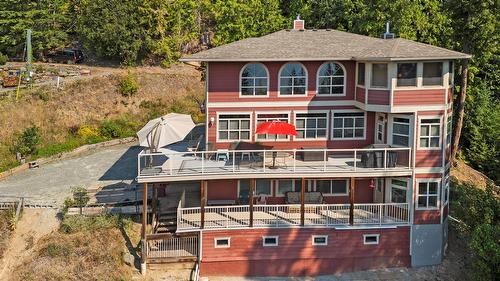 7666 Lichen Road, Anglemont, BC - Outdoor