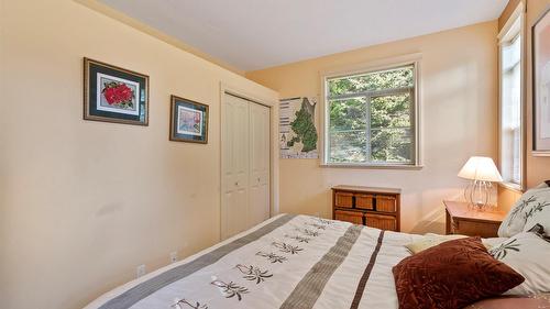 7666 Lichen Road, Anglemont, BC - Indoor Photo Showing Bedroom