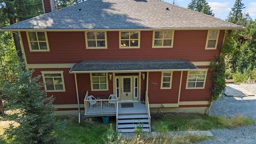 7666 Lichen Road, Anglemont, BC - Outdoor