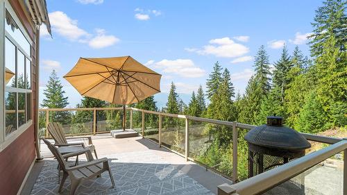 7666 Lichen Road, Anglemont, BC - Outdoor With Exterior