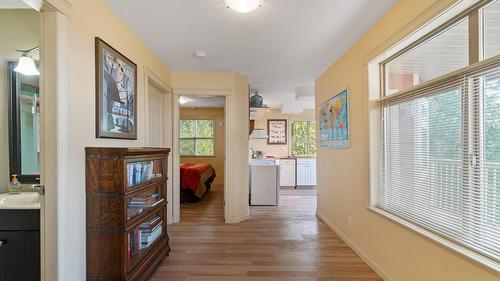 7666 Lichen Road, Anglemont, BC - Indoor Photo Showing Other Room