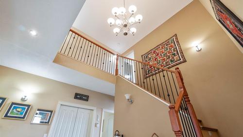 7666 Lichen Road, Anglemont, BC - Indoor Photo Showing Other Room