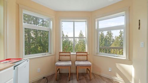 7666 Lichen Road, Anglemont, BC - Indoor