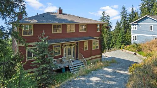 7666 Lichen Road, Anglemont, BC - Outdoor