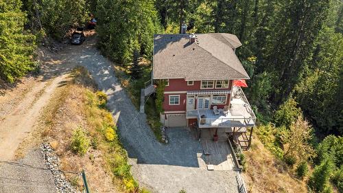 7666 Lichen Road, Anglemont, BC - Outdoor