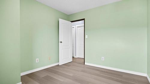 4015 15 Crescent, Vernon, BC - Indoor Photo Showing Other Room