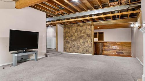 4015 15 Crescent, Vernon, BC - Indoor Photo Showing Basement