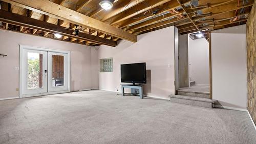 4015 15 Crescent, Vernon, BC - Indoor Photo Showing Basement