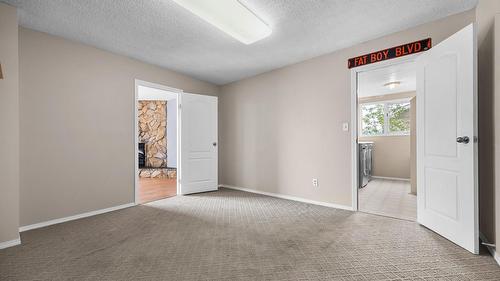 4015 15 Crescent, Vernon, BC - Indoor Photo Showing Other Room