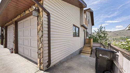 4015 15 Crescent, Vernon, BC - Outdoor With Exterior