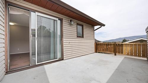 4015 15 Crescent, Vernon, BC - Outdoor With Exterior