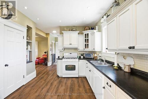 36603 Maitland Avenue, Goderich (Goderich (Town)), ON - Indoor Photo Showing Kitchen With Double Sink