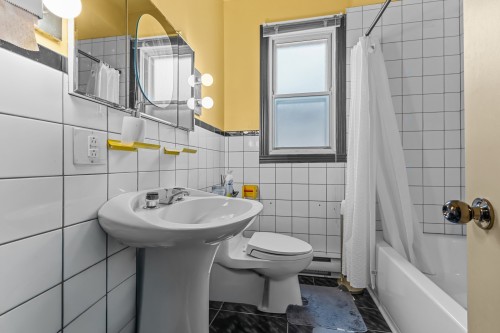 Salle de bains - 420 Rue Melançon, Saint-Jérôme, QC - Indoor Photo Showing Bathroom