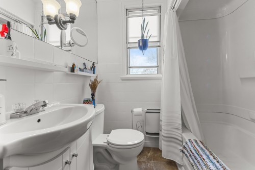 Salle de bains - 420 Rue Melançon, Saint-Jérôme, QC - Indoor Photo Showing Bathroom