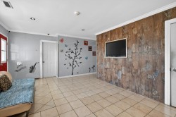 Salon - 