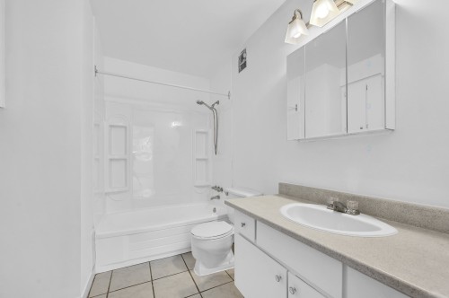 Bathroom - 369  - 370 Rue Desjardins N., Granby, QC - Indoor Photo Showing Bathroom