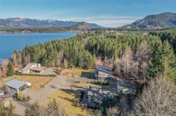 9854 Stin-Qua Rd Honeymoon Bay, BC V0R 1Y0