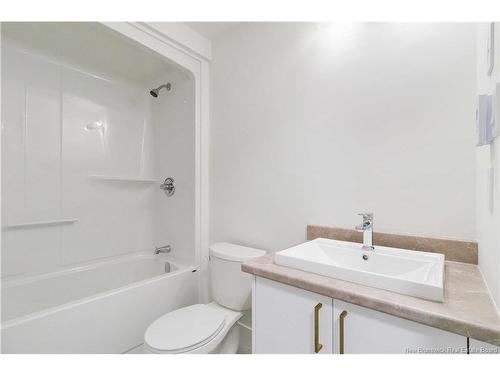 16 Rutledge Cres, Riverview, NB 