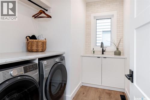114 Cockcroft Manor, Saskatoon, SK - Indoor Photo Showing Laundry Room