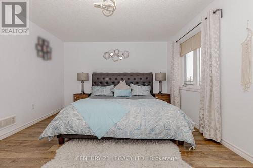 35 Oldfield Drive, Guelph, ON - Indoor Photo Showing Bedroom