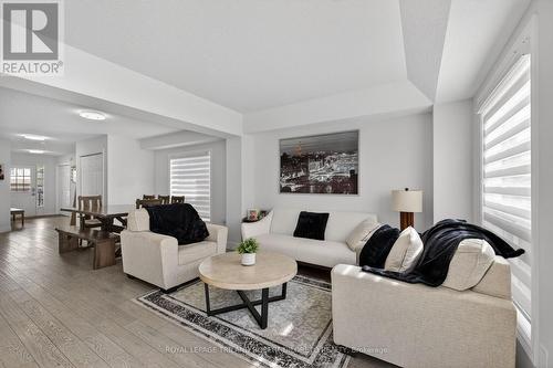 787 Rushbrook Crescent, London South (South K), ON - Indoor Photo Showing Living Room