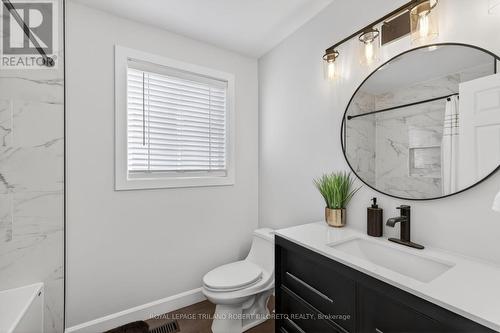 787 Rushbrook Crescent, London South (South K), ON - Indoor Photo Showing Bathroom