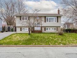 94 Noria Crescent  Middle Sackville, NS B4E 2L4