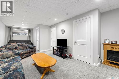 145 Plains Circle, Pilot Butte, SK - Indoor Photo Showing Living Room