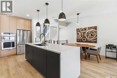 1405 12Th Street E, Saskatoon, SK - Indoor Photo Showing Kitchen With Upgraded Kitchen