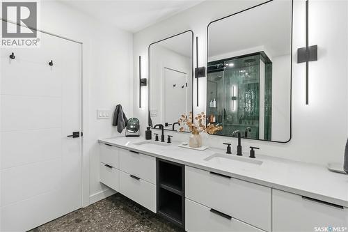 1405 12Th Street E, Saskatoon, SK - Indoor Photo Showing Bathroom