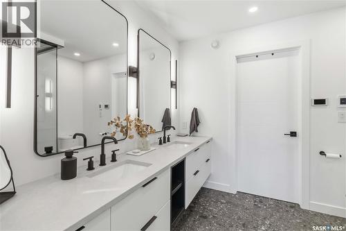 1405 12Th Street E, Saskatoon, SK - Indoor Photo Showing Bathroom