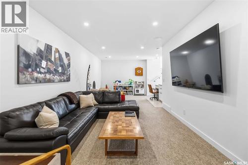 1405 12Th Street E, Saskatoon, SK - Indoor Photo Showing Living Room