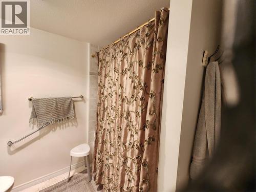 3220 Centennial Drive Unit# 201, Vernon, BC - Indoor Photo Showing Bathroom