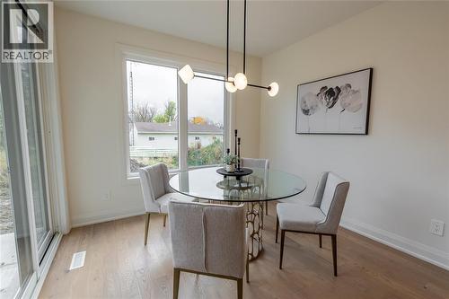 103 Sutherland Drive, St Clair, ON - Indoor Photo Showing Dining Room