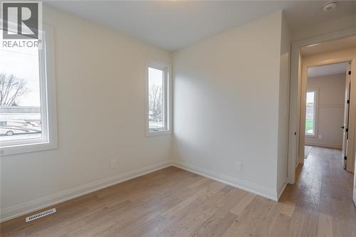103 Sutherland Drive, St Clair, ON - Indoor Photo Showing Other Room
