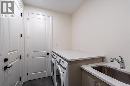 103 Sutherland Drive, St Clair, ON - Indoor Photo Showing Laundry Room