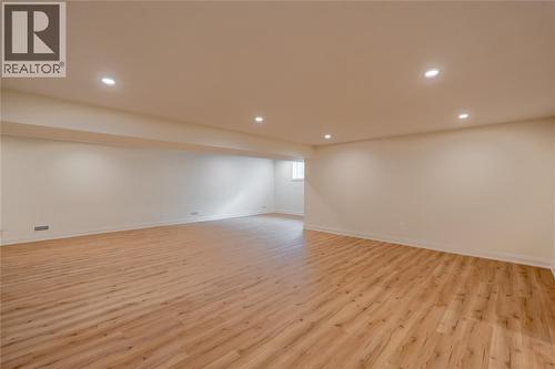 103 Sutherland Drive, St Clair, ON - Indoor Photo Showing Other Room