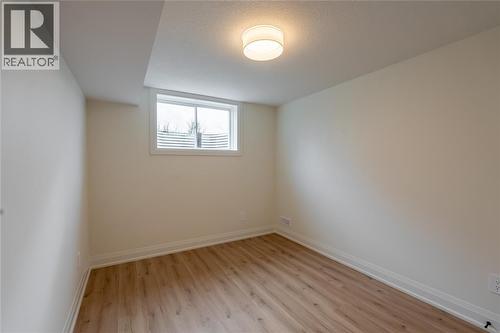 103 Sutherland Drive, St Clair, ON - Indoor Photo Showing Other Room