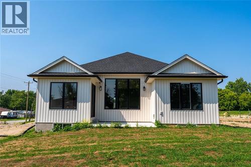 103 Sutherland Drive, St Clair, ON - Outdoor