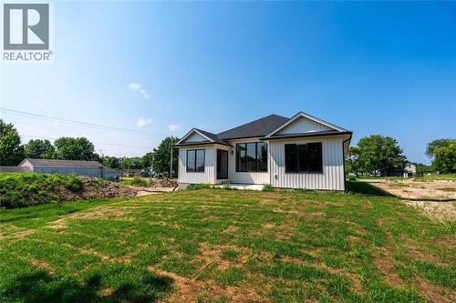 103 Sutherland Drive, St Clair, ON - Outdoor