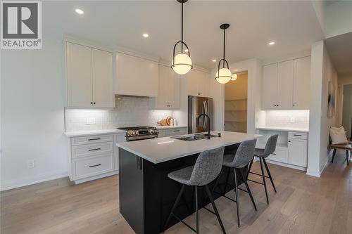 103 Sutherland Drive, St Clair, ON - Indoor Photo Showing Kitchen With Upgraded Kitchen