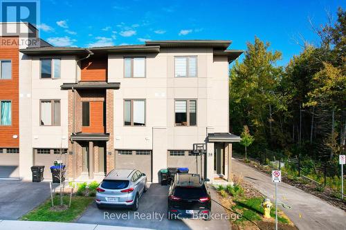 14 WINTERS CRESCENT  Collingwood, ON L9Y 5T1