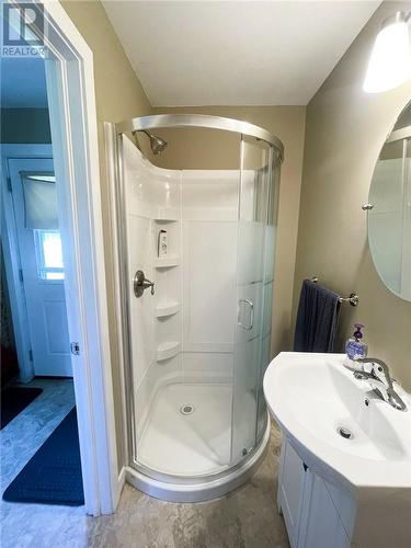 29 Sidney Lane, Mindemoya, ON - Indoor Photo Showing Bathroom