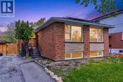 624 UPPER OTTAWA Street  Hamilton, ON L8T 3T5