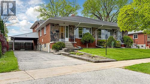 3 RIMA COURT  Toronto, ON M9C 4C7
