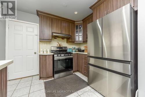 7816 Priory Crescent, Mississauga, ON - Indoor Photo Showing Kitchen